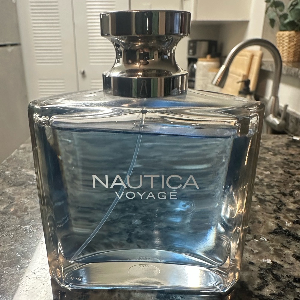 Nautica Voyage Nautica
